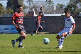 His league debut came on 9 march 2012 versus colón. Vksgal7lrnargm