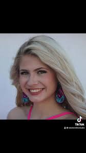 Laci Brown reads about being yourself and being unique at all times. Read  Across America Week! "I Like Myself" by Karen Beaumont #ReadAcrossAmerica  #lovenataliem