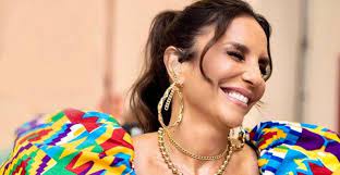 Music video by ivete sangalo performing quando a chuva passar. Ivete Sangalo Aposta Em Look Estampado Para Estreia Do Musica Boa Ao Vivo Radio Impacto Fm