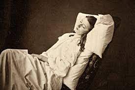 History of the pillow : Slow Sleep The Blog Of Sleep The Cushion In History From Simple Headrests To A Main Course On The Sleep Menu