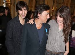 We did not find results for: Ben Attal Il Livre Une Surprenante Revelation Sur Ses Parents Charlotte Gainsbourg Et Yvan Attal