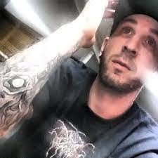 Kari Cormier's Instagram, Twitter & Facebook