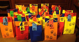 Birthday Goodie Bag Ideas I Made These Super Easy Paw Patrol Birthday Goodie Bags I Purchased These Bags From Paw Patrol Birthday Party Paw Patrol Goodie Bags Paw Patrol Party
