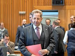 Eine einfache frage eines journalisten bei der bundes­presse­konferenz diesbezüglich konnte maaßen nicht mit nein beantworten. Hans Georg Maassen Das Ist Uber Seine Rede Bekannt Die Fakten