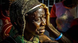 An den vier qualifikationsturnieren nahmen jeweils vier mannschaften teil. Mumuila Afrikanisch Schwarz Afrika Frau Weiblich Armut Angola Kultur Portrat Pikist