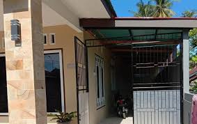 Desain tempat tinggal ini mempunyai garasi mobil pada pada ruangan yang menyatu menggunakan bangunan tempat tinggal model garasi kendaraan beroda empat samping rumah 18. Contoh Garasi Mobil Samping Rumah Desain Rumah