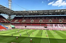 Fc köln eher glücklich mit 2:1, mark uth vergab in der nachspielzeit die große chance zum ausgleich. 1 Fc Koln Gegen Borussia Monchengladbach Wieder Zu Hohe Infektionszahlen Rhein Derby Ohne Zuschauer Fussball Stuttgarter Zeitung