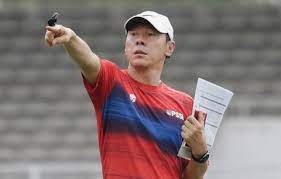 Born on 11 october 1970) is a south korean former player and professional football manager who is currently the head coach of the indonesia national. Optimisme Shin Tae Yong Soal Peningkatan Sepak Bola Indonesia Bolalob Com