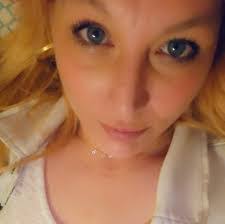 Keri Daniels's Instagram, Twitter & Facebook