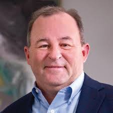 Leslie Pitcher's Instagram, Twitter & Facebook