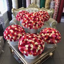 Flowers for girlfriend with same day delivery in india. You Can Never Go Wrong With A Box Of Classic Roses Presented In A J Adore Les Fleurs Box Flowers For Girlfriend Luxury Flowers Rose Delivery