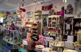 Boutique Le Petit Souk A Vavin Boutique Deco Boutique Boutique Jouet
