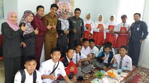 Baca manga dan manhwa favorit anda yang diterjemahkan ke dalam bahasa indonesia online di mangadropout, sepenuhnya gratis dan diperbarui setiap hari. Man 2 Bukittinggi Jadikan Pemikiran Kreatif Menghasilkan Inovasi Kementerian Agama Provinsi Sumatera Barat