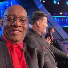 📷 Shaun Wallace Looks like someone is having fun recording #BeatTheChasers  😀