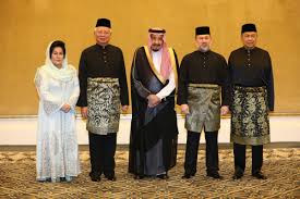 The sultan, currently ceremonial ruler of kelantan. Merafak Sembah Mengiringi Spb Yang Di Pertuan Agong Sultan Muhammad V Di Istana Negara Malam Tadi Bagi Majlis Merai Mohd Najib Tun Razak Scoopnest