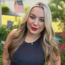 Brandi Cantrell's Instagram, Twitter & Facebook