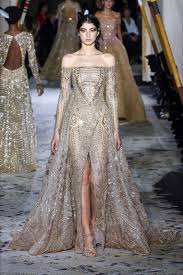The alta moda group, one stop shopping for everything fabrics. Sfilata Zuhair Murad Parigi Alta Moda Primavera Estate 2018 Vogue Abiti Vestiti Abiti Gala