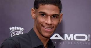 Luva de Pedreiro anuncia ser novo jogador de clube europeu