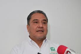 Ante medios de comunicación, el titular de la Jefatura de Afiliacion y  Cobranza del #IMSSChiapas, Alberto Zamora y el subdelegado local, Sergio  Avendaño, promovieron la activación del #BuzónIMSS, dirigido al sector  patronal.