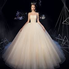 Check spelling or type a new query. Untergetaucht Singen Schnurrbart Brautkleid Ballkleid Positionieren Lesen Streugut