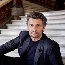 And most of all, it audibly reinforces what kaufmann's engagements have long revealed to be at the core of the great tenor's art: Jonas Kaufmann Albums Songs Playlists Listen On Deezer