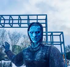 Российский город нововоронеж за пару дней обрел известность, подобной которой не имел за десятилетия своей предыдущей истории. Skandalnyj Pamyatnik Alenke Razoshelsya Na Memy V Socsetyah Foto