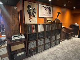 Didn't have as much time as I hoped for, but got some stuff done in the  time I did. Didn't get a pic of the nifty shelf my father in law, Billy