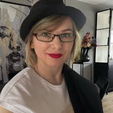 CHÁRA 11. SLOVÁKOM V SIENI SLÁVY IIHF 🏒 Zdena Cháru uviedli dnes do Siene  slávy Medzinárodnej hokejovej federácie (IIHF) ako jedenásteho Slováka v  histórii. Slávnostný ceremoniál sa uskutočnil v Štokholme v záverečný