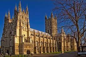 Canterbury is a cathedral city and unesco world heritage site, situated in the heart of the city of canterbury, a local government district. Catedral De Canterbury Kent Reino Unido Hisour Arte Cultura Exposicao