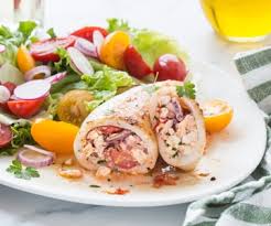 Pochi semplici passaggi per realizzare un piatto gustoso che ha tutto il sapore del mediterraneo Ricetta Calamari Ripieni All Amalfitana La Ricetta Di Giallozafferano