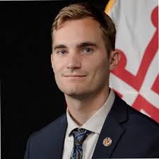 Ryan Kiger's Instagram, Twitter & Facebook