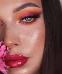 The Top 7 Makeup Trends For 2020 True Glue In 2020 Pretty Eyes Color Makeup Trends Makeup