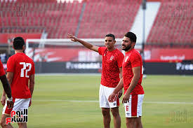 وتعادل الأهلى بهدف لهدف اليوم أمام البنك الأهلى وبالتالى فقد نقطتين من جديد فى صالح الزمالك ضمن مشوار قمة الدورى. Yairlrqv4eaktm