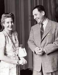 Perón, a widower whose wife had died of cancer in 1938, was immediately drawn to her. Evita Peron Die Heilige Vom Rio De La Plata