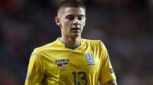 29 мая 1999 года, черкассы, украина) — украинский футболист, защитник клуба «динамо» (киев). Vitalij Mikolenko Photo Gallery Readfootball