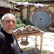 Sunt un barbat, 25 de ani, sofer pe camion, doresc sa emigrez in nz, nivel limba.page 1 of 3 ce te face sa emigrezi in noua zeelanda? CÄlÄtorie In Noua ZeelandÄ Ep 1 O Introducere