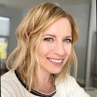 Erin Corbett's Instagram, Twitter & Facebook