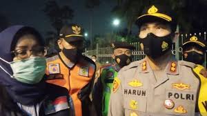 Laksanakan ppkm mikro, polres bogor kembali kukuhkan kampung tangguh 10 februari 2021 selengkapnya 9 orang pelaku sabung ayam dibekuk sat reskrim polres bogor 8 februari 2021. Implementando Ppkm La Policia De Bogor Prepara 83 Puestos De Control