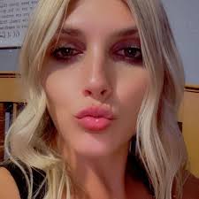 Best peanut butter pie in cincy? Please and thank you!!