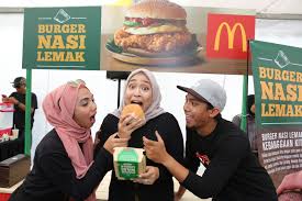Pendapat peribadi qh pula, sejak dari dahulu qh memang gemarkan menu2 yang terdapat di mcd malaysia. Burger Nasi Lemak Viral Mcdonald S Kini Dijual Di Malaysia
