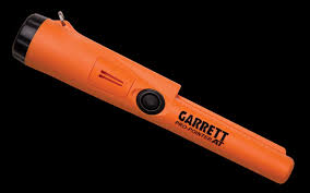 The waterproof pinpointing metal detector features a submersible probe tip. Garrett Pro Pointer At Garrett Metal Detectors