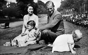 Śmierć suczki willow oznacza przerwanie ojciec obecnej królowej również był fanem tej niezwykle wesołej rasy. Skandale Rodziny Krolewskiej Londynek Net