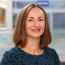 Fiona Brown's Instagram, Twitter & Facebook