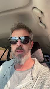 Sean over Lies Zhara