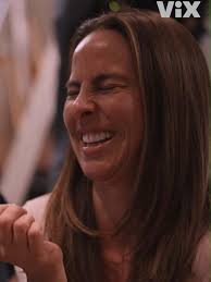 Te compartimos un cachito de todo lo que hay detrás de #EsPorSuBien. 😏 No  te pierdas #EsPorSuBienEnVix, te prometemos que no faltarán las risas.  #ComediaEnViX #PeliculaOriginalViX #katedelcastillo ...