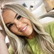 Rebecca Ott's Instagram, Twitter & Facebook