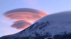 shastaclouds! Lenticular clouds forming ...