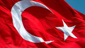 Gece yarısı bu kanların üzerine yansıyan hilal biçimindeki ay ve bir yıldızla beraber türk bayrağının görüntüsü oluşur. En Guzel Turk Bayragi Resimleri Ay Yildizli Turk Bayragi Gorselleri Son Dakika Haberleri