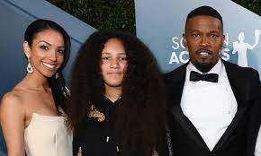 Corinne made her official appearance at the bal des débutantes in november 2014 where she was named miss golden globe 2016 on november 18, 2015. Jamie Foxx 52 Brings Daughters Corinne 25 And Annalise 10 To The Sag Awards Daily Mail Online
