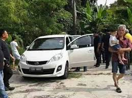 Lebih mencemaskan apabila individu berkenaan cuba membuka pintu di bahagian tempat duduk penumpang keretanya. Pecah Rumah Seorang Lelaki Ditahan Dua Lagi Diburu